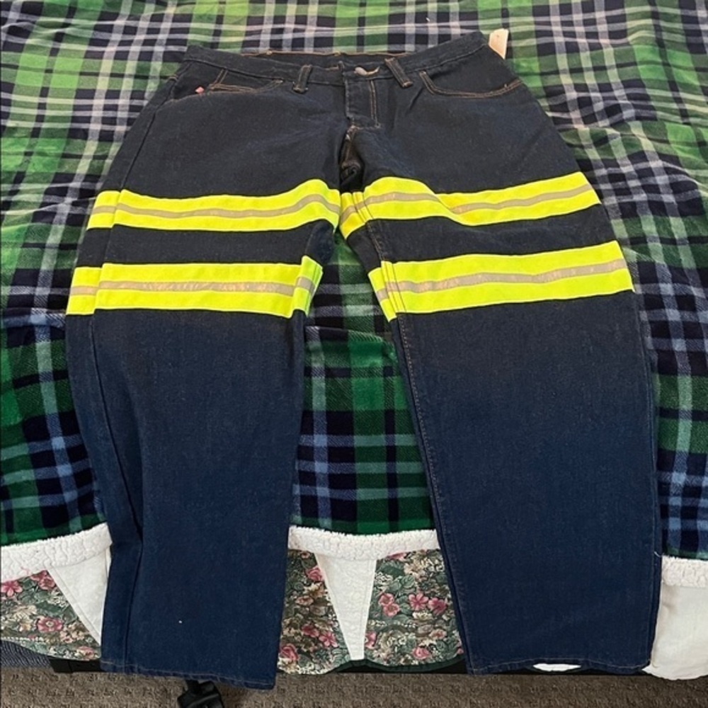 Red Kap Men's Denim Jeans with Reflective Yellow Stripes Size 32 x 30 NWT